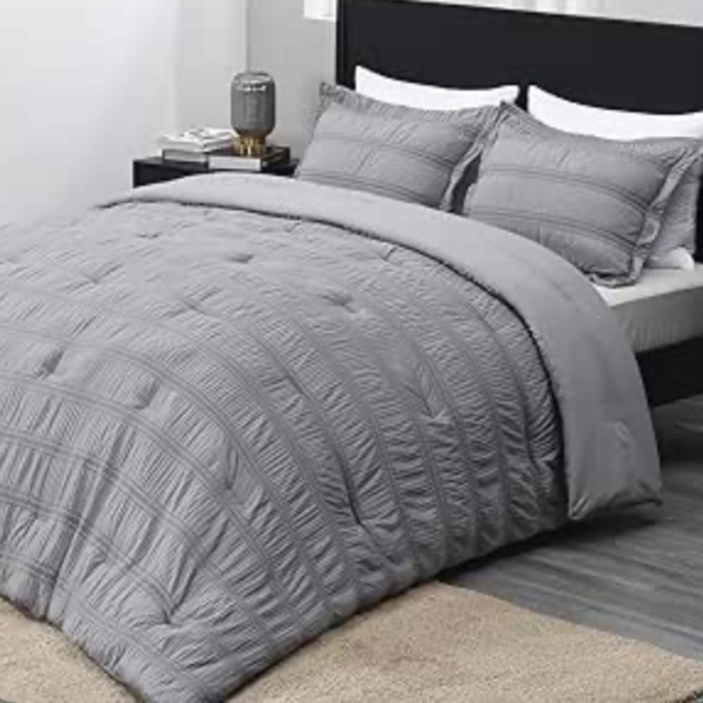 Elegant Gray Bedding Set